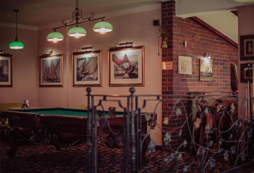 فندق Dworek Morski Spa & Wellness