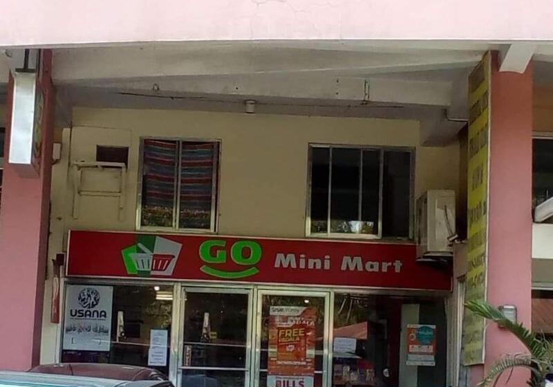 Отель Ekonumi Rooms At Benrosi Plaza