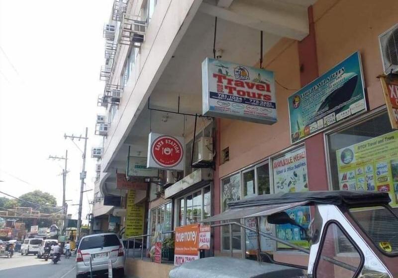 Отель Ekonumi Rooms At Benrosi Plaza