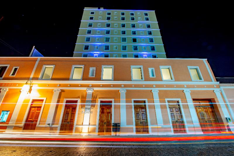 Отель Holiday Inn Express Merida Centro, An Ihg