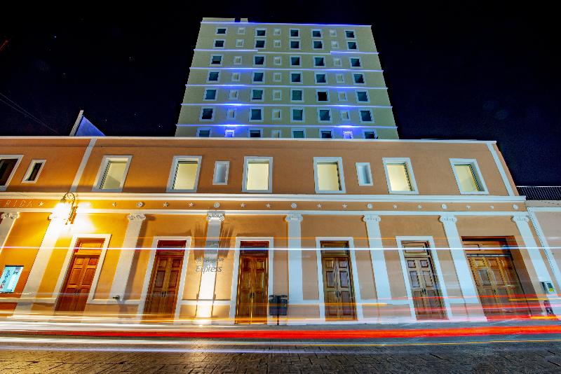 Отель Holiday Inn Express Merida Centro, An Ihg