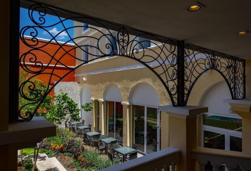 Отель Holiday Inn Express Merida Centro, An Ihg