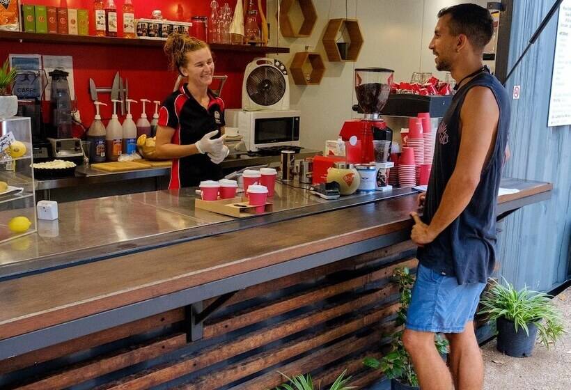 هتل Kimberleyland Waterfront Holiday Park