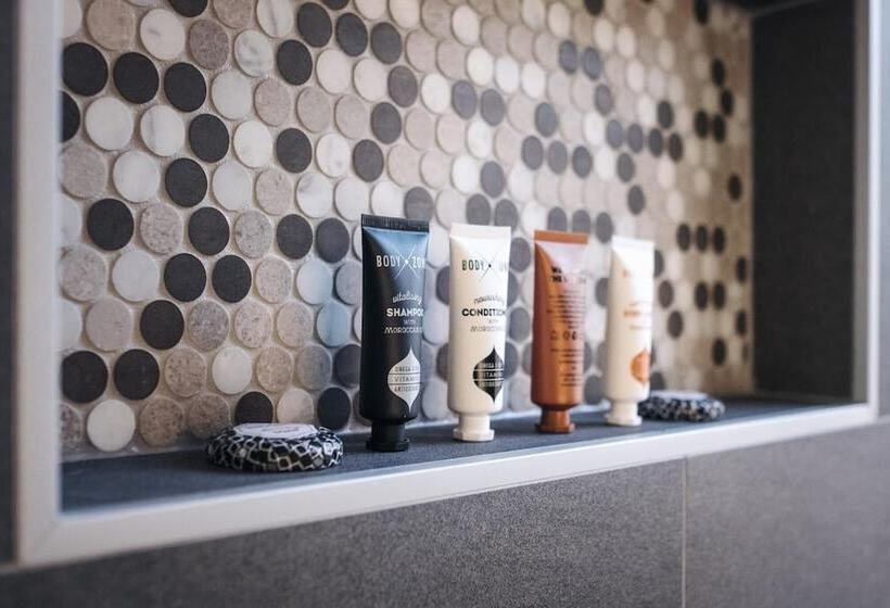 هتل Kimberleyland Waterfront Holiday Park