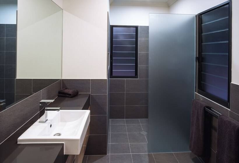 هتل Kimberleyland Waterfront Holiday Park