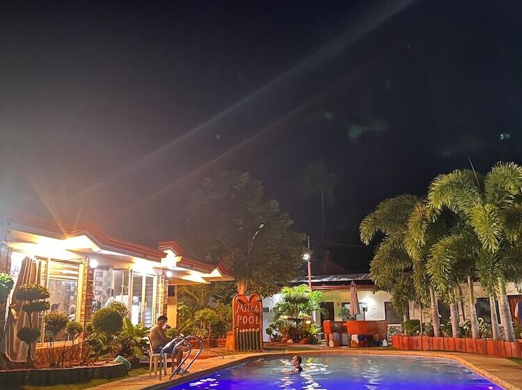 هتل Miles Yce Bamboo House