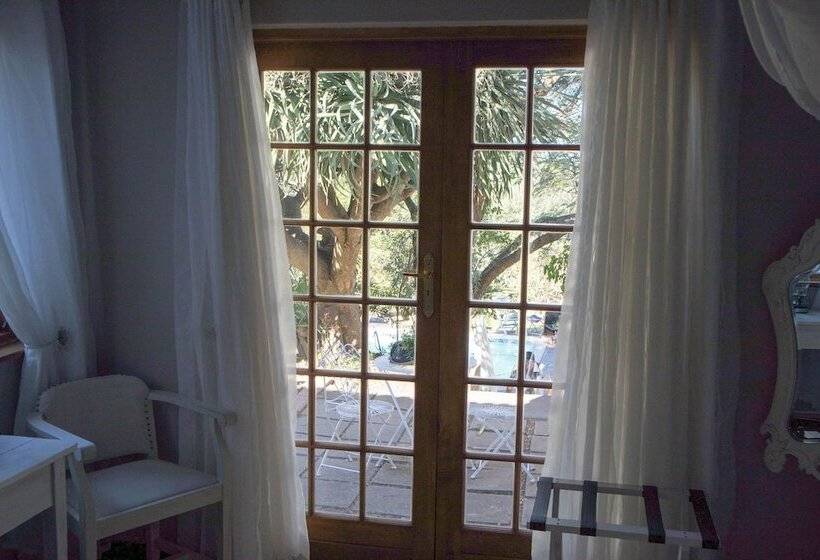 هتل Onthesummit Lodge & Conference Venue