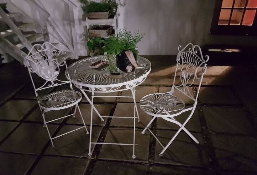 酒店 Onthesummit Lodge & Conference Venue