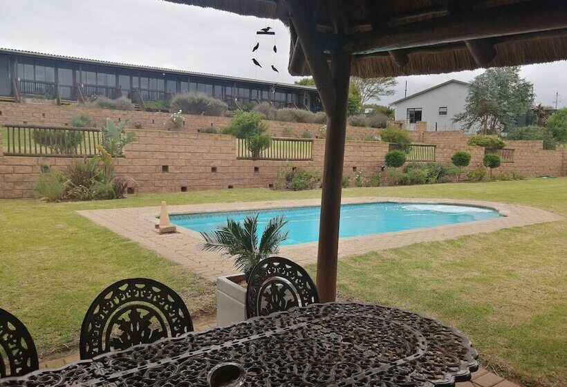 ホテル Outeniquabosch Lodge