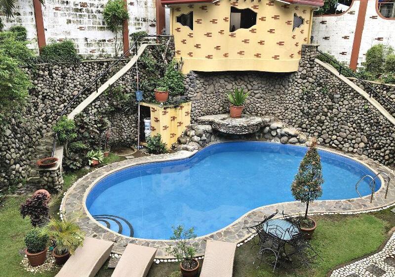 هتل Pura Vida Resort