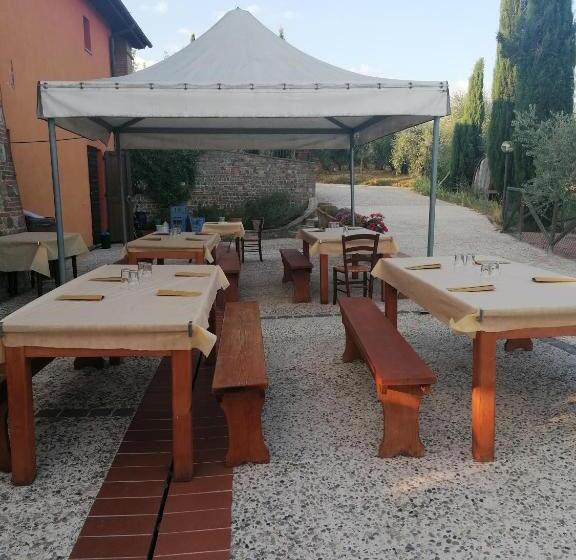 هتل روستایی Agriturismo Borgo Stella