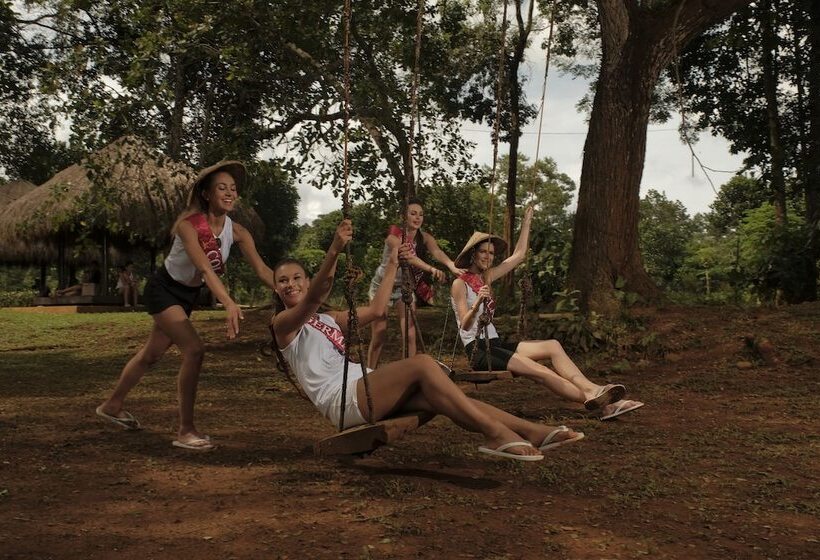 هتل روستایی Sheridan Organic Farm And Resort