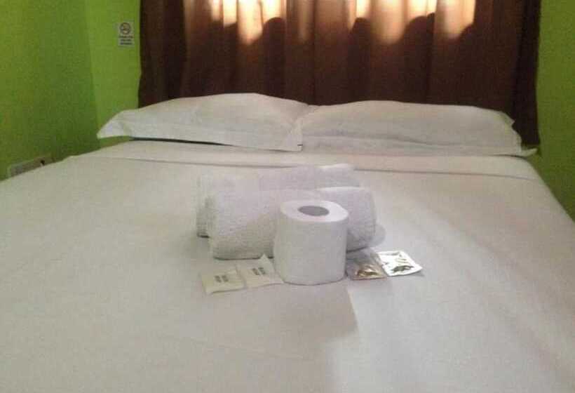 Hotel Sun Moon Poolside