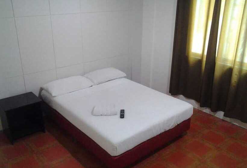 Hotel Sun Moon Poolside