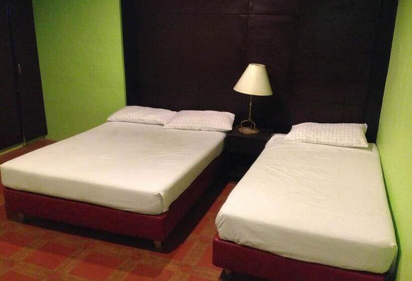 Hotel Sun Moon Poolside