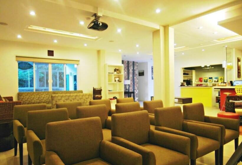 هتل The Green Olive Garden