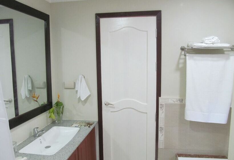 هتل Venezia Suites Resort