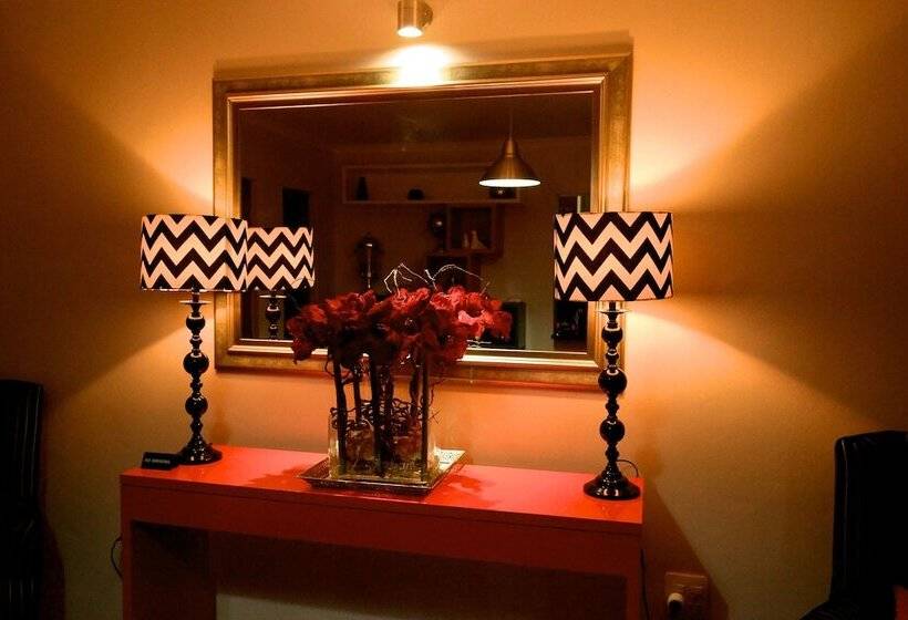 Отель Yalla Yalla Boutique