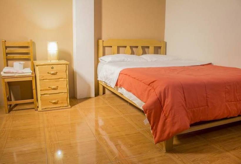 La Casa De Bamboo Hostel