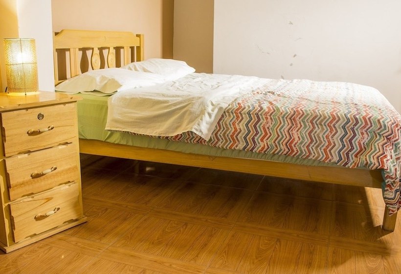 La Casa De Bamboo Hostel