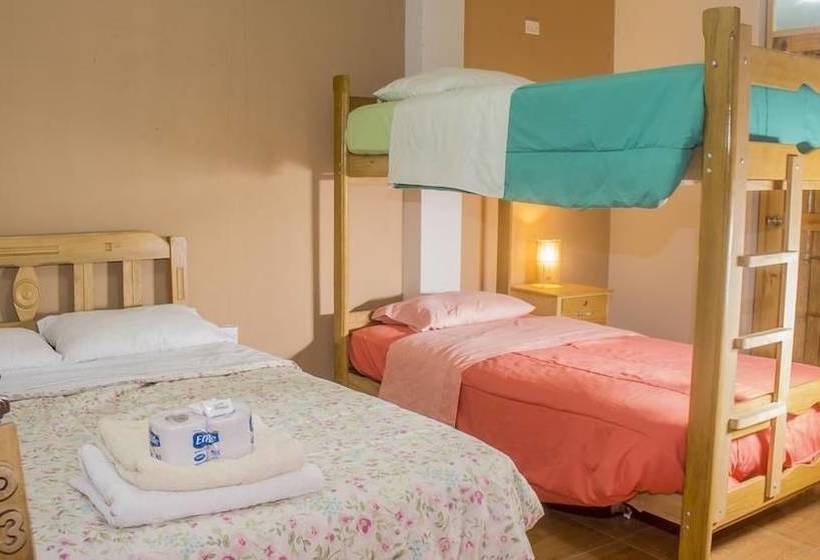 La Casa De Bamboo Hostel