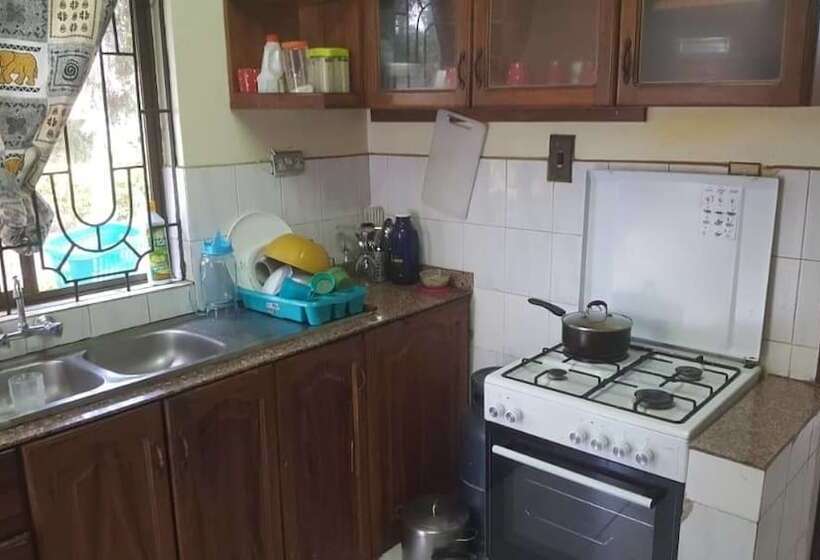 Lincoln House Hostel