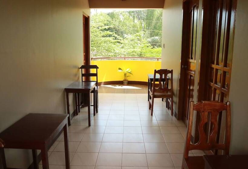 Lola Charing Pension