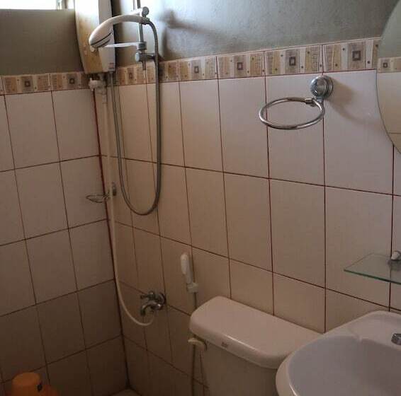 Lola Charing Pension