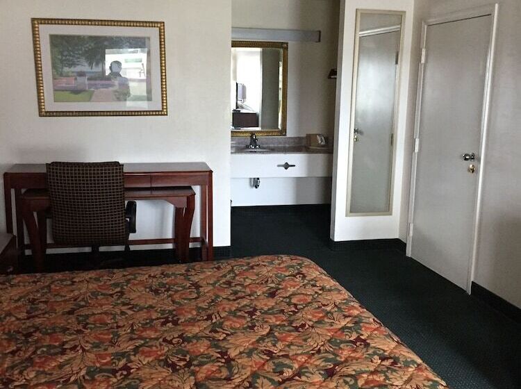모텔 Rodeway Inn