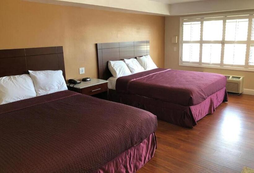 فندق على الطريق Travelodge By Wyndham Harbor City