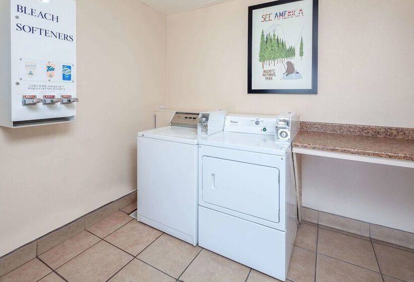 فندق على الطريق Travelodge By Wyndham Harbor City