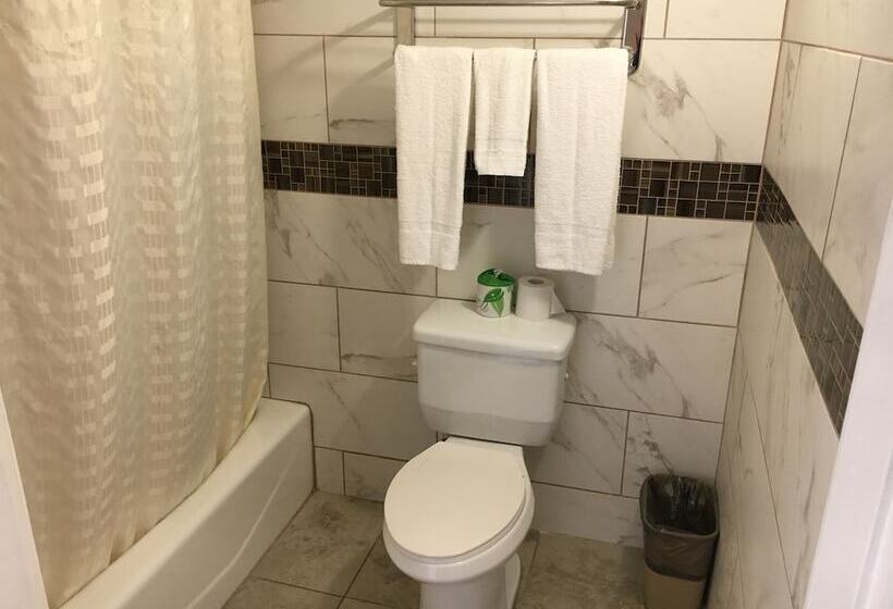 فندق على الطريق Travelodge By Wyndham Harbor City