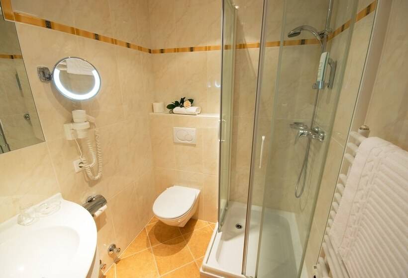 پانسیون Garni Bellaria