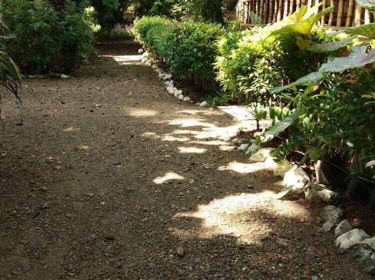 پانسیون Nelly's Nipa Hut