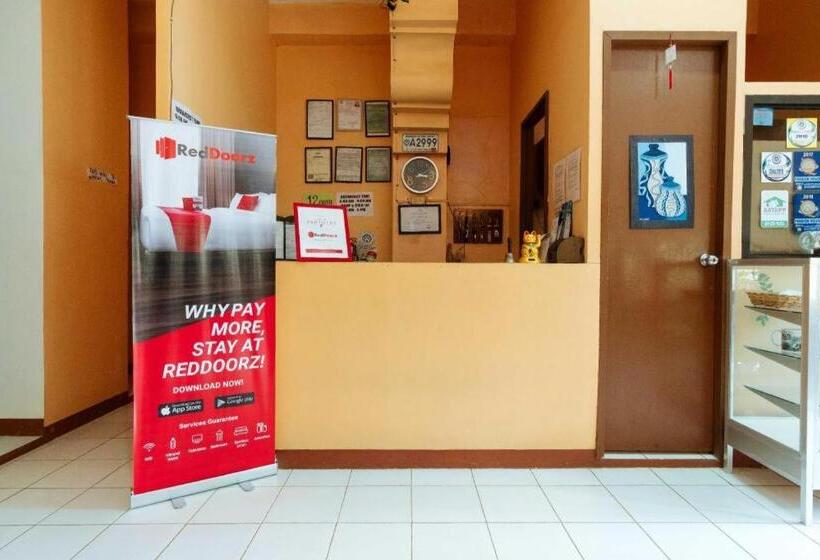 פנסיון Reddoorz @ Bm Road