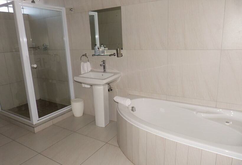 Пансион The Hampton Exclusive Guest House