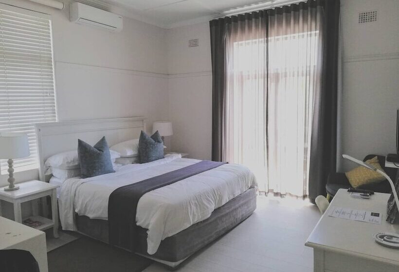 Пансион The Hampton Exclusive Guest House