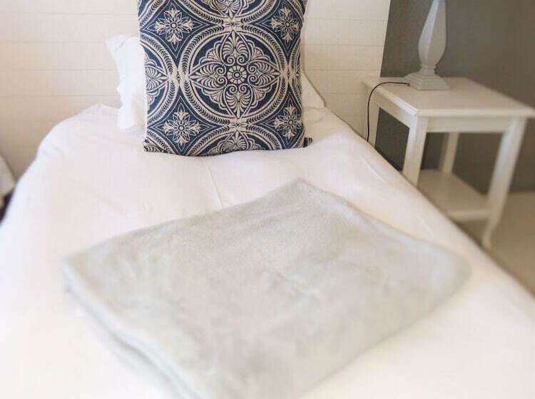 Пансион The Hampton Exclusive Guest House