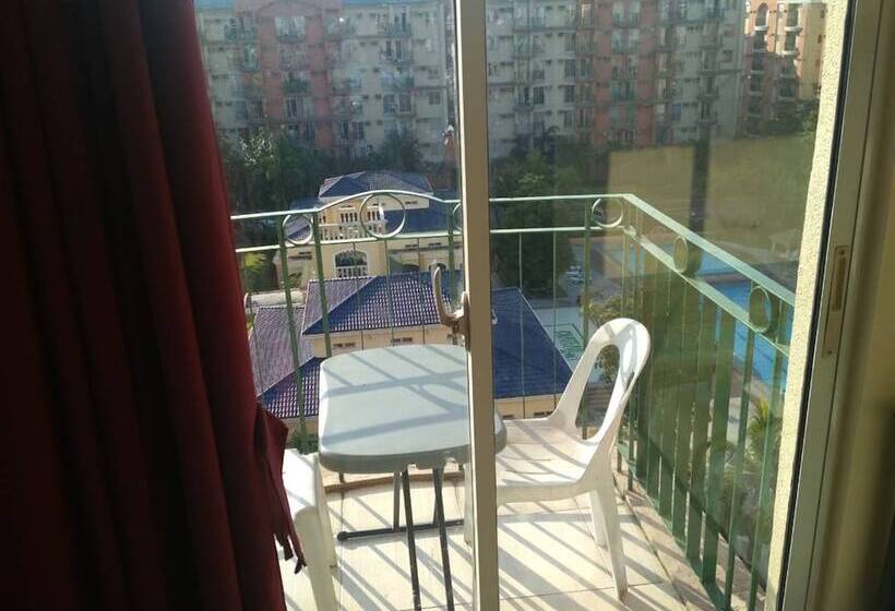 Petz Blossoms Chateau