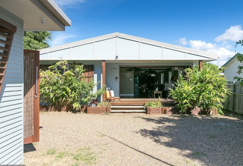 The Beachside Cottages