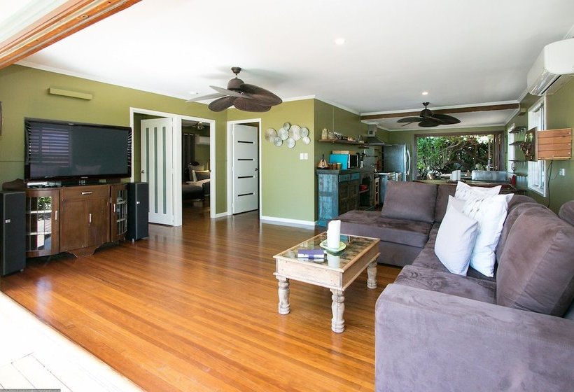 The Beachside Cottages