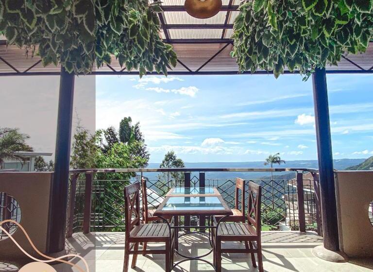 هتل The Lakeview Suites