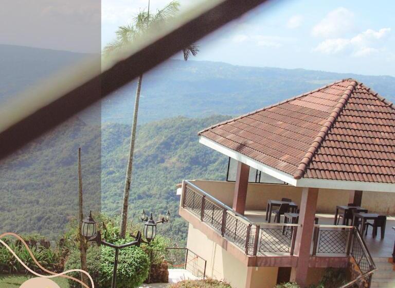 هتل The Lakeview Suites