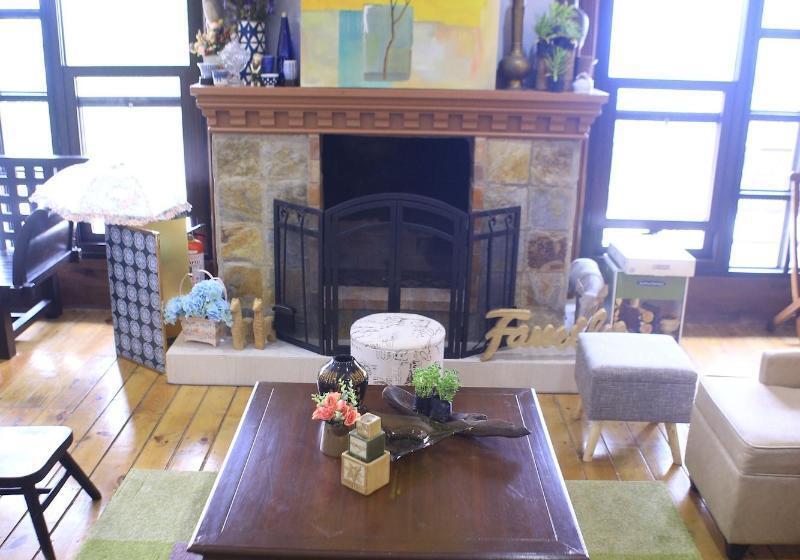 هتل The Lakeview Suites