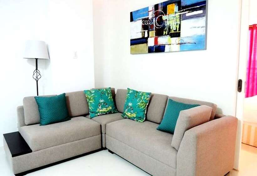 Touristation Crowne Bay Tower