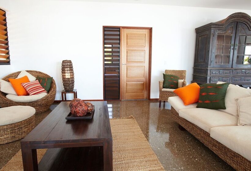 Villa Kembali