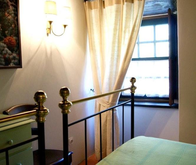 Villa With 3 Bedrooms In Torre De Moncorvo, With Wonderful Mountain View, Pool Access And Enclosed G