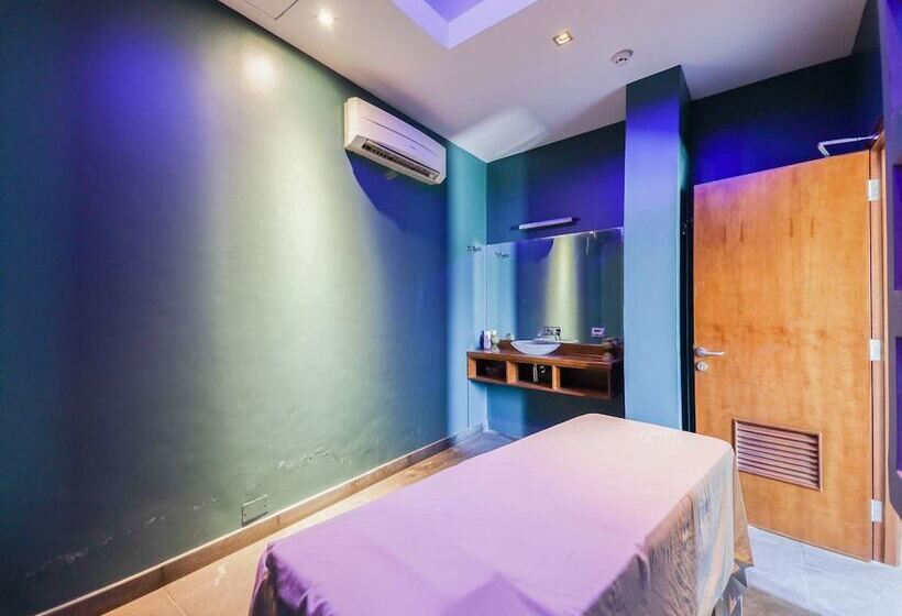 Capital O133 Al Sawadi Beach Resort & Spa