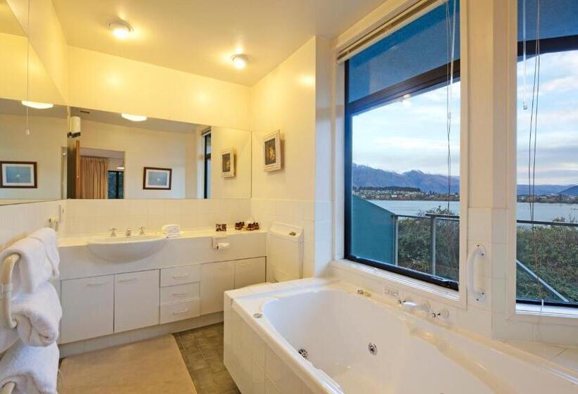 هتل Apartments At Spinnaker Bay