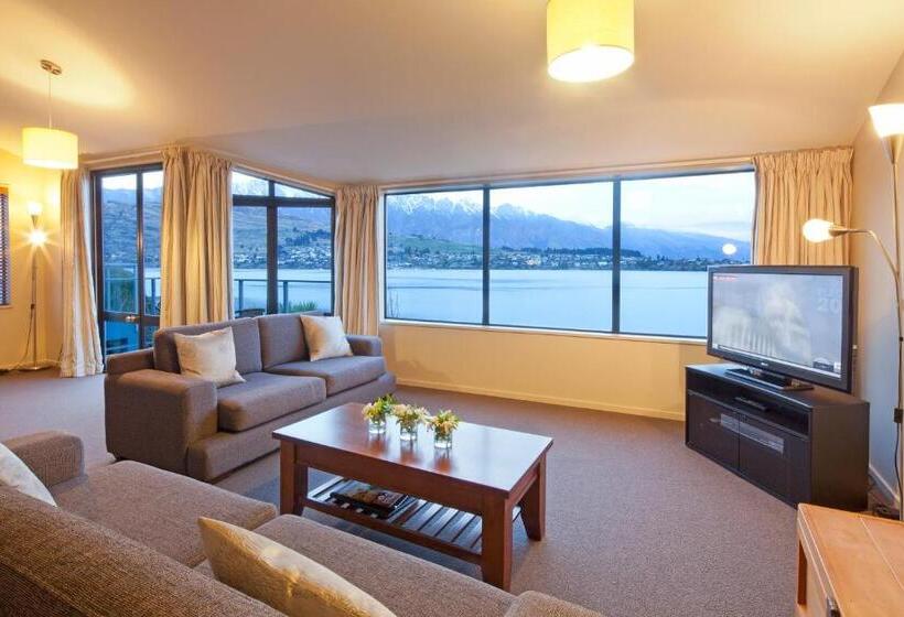 هتل Apartments At Spinnaker Bay